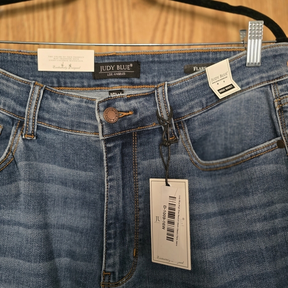 Judy Blue Flare Jeans in Classic Blue - Picture 2 of 5